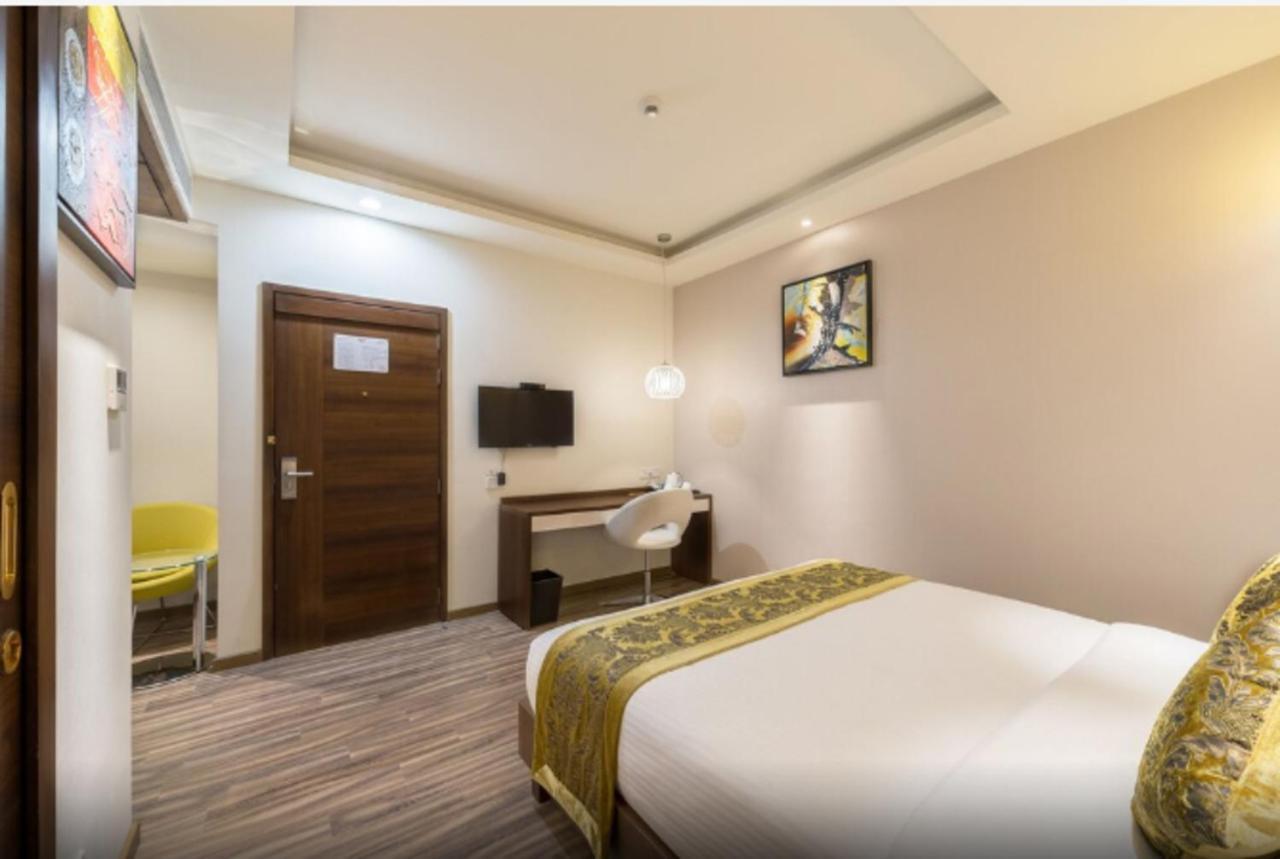Jagadish Brigade Hotel Bangalore Eksteriør billede