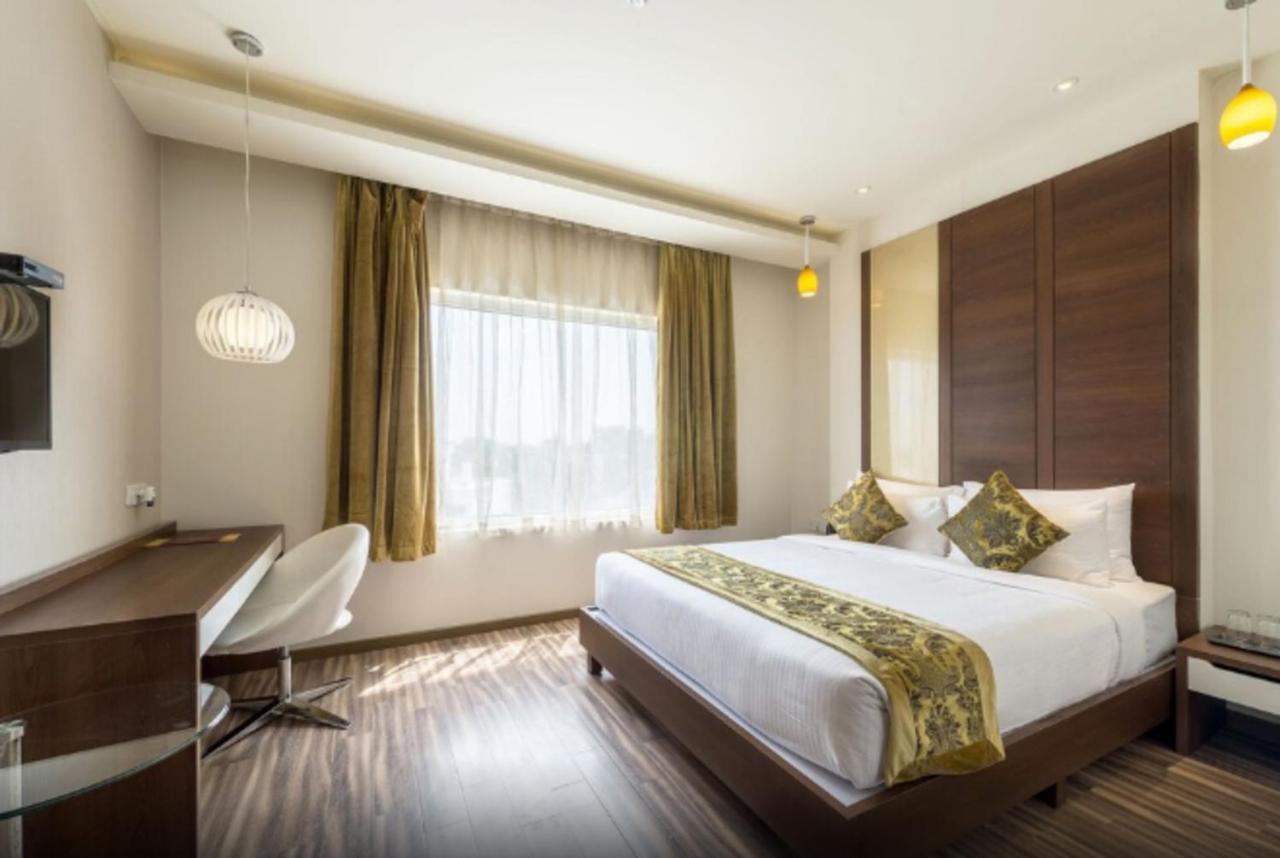 Jagadish Brigade Hotel Bangalore Eksteriør billede